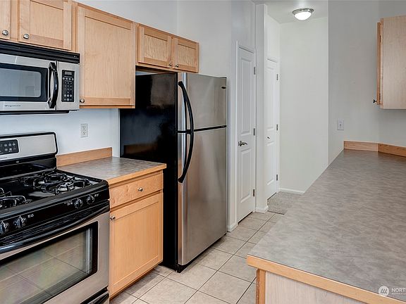 4th image of 501 225th Lane NE #G301