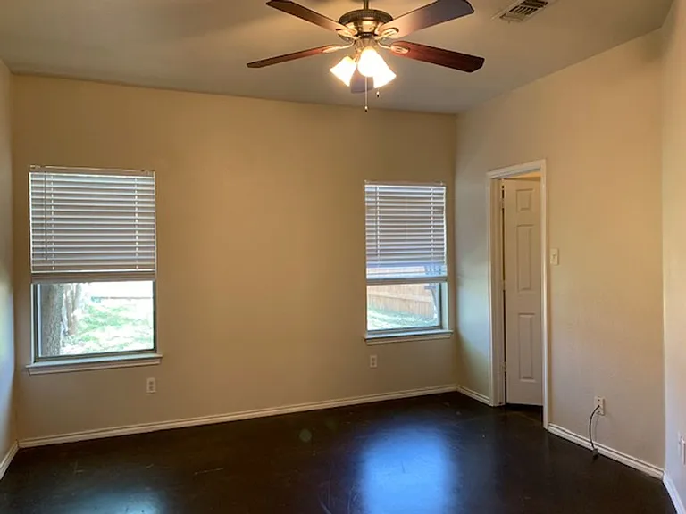 5731 Golf Hts #1 — Photo 14