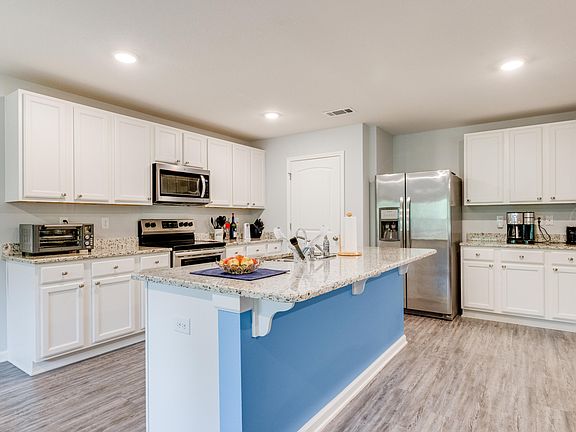 3rd image of 340 Merlin Ct