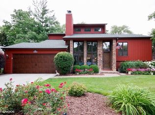 2714 Vernon Ct, Woodridge, IL