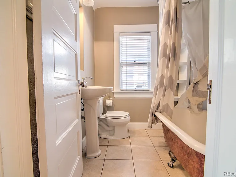 86 N Pearl St — Photo 22