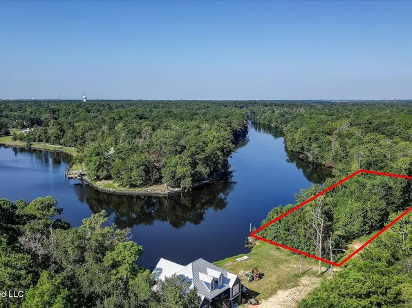 12209 Hickman Rd, Biloxi, MS 39532