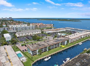 124 Shore Ct APT 204, North Palm Beach, FL 33408