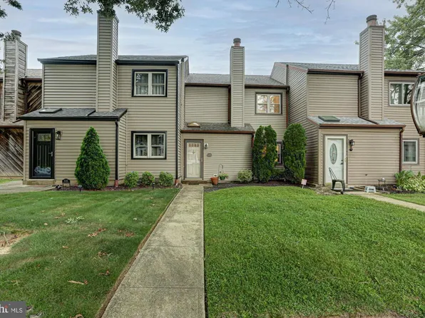 133 E Green Valley Cir, Newark, DE 19711