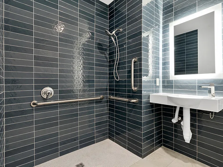 6810 Polk St — Photo 12
