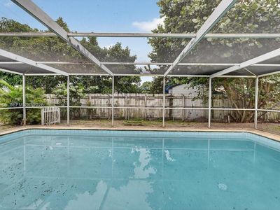 5700 NW 111th Ter, Hialeah, FL, 33012