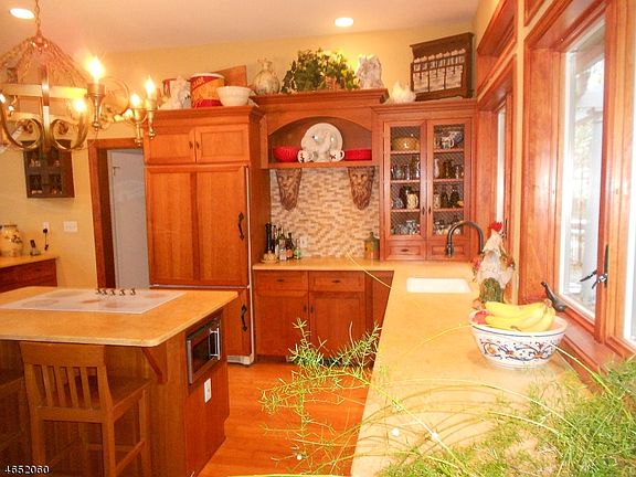 3rd image of 160 Black Brook Rd