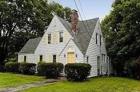2nd image of 10 Woodman Rd