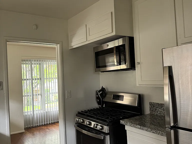 1718 Raymond Hill Rd #4 — Photo 7