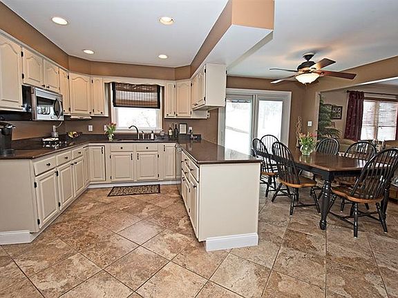 2nd image of 1041 Hamlin Dr