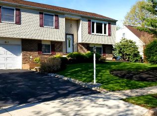 783 Whistle Stop Ln, Quakertown, PA 18951