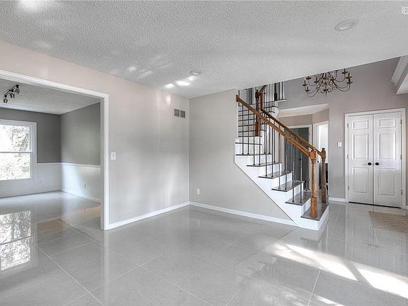5th image of 1721 S Wales Ct