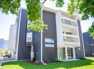 308 E White St #4, Champaign, IL 61820