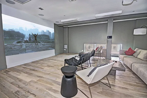 Rented by Level Group | media 52