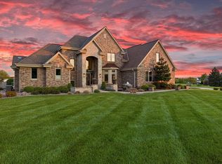 S59W23711 Coyote Xing, Waukesha, WI 53189