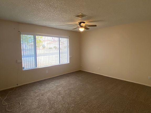 4th image of 2410 College Dr