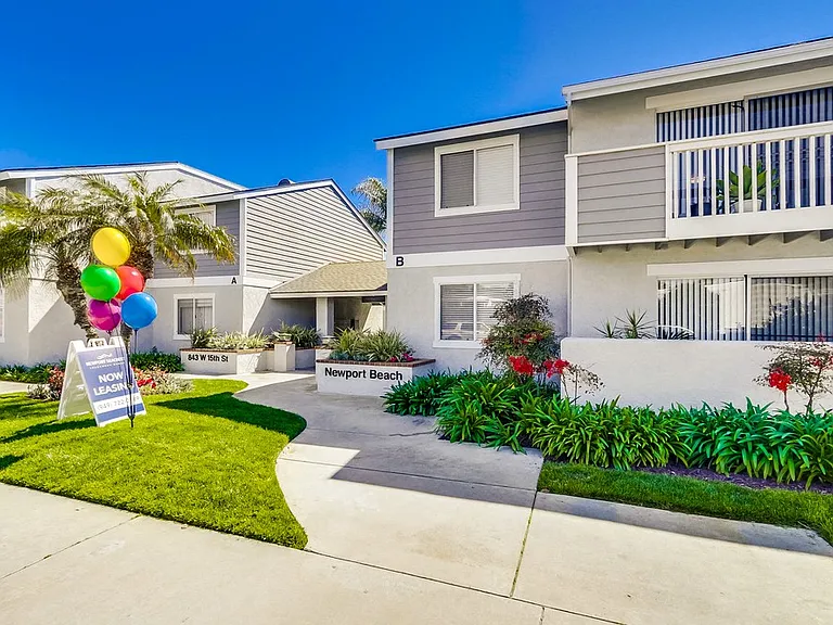 Newport Seacrest Apartments — Photo 19