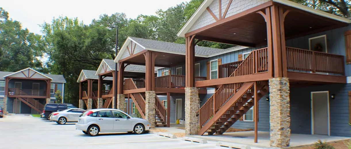The Woodlands Apartments — Photo 1