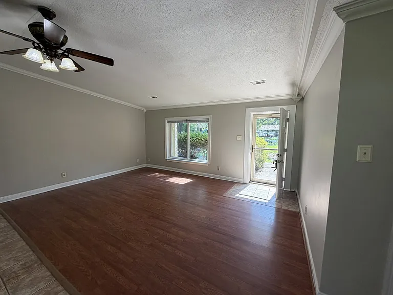 384 Pioneer Rd — Photo 2