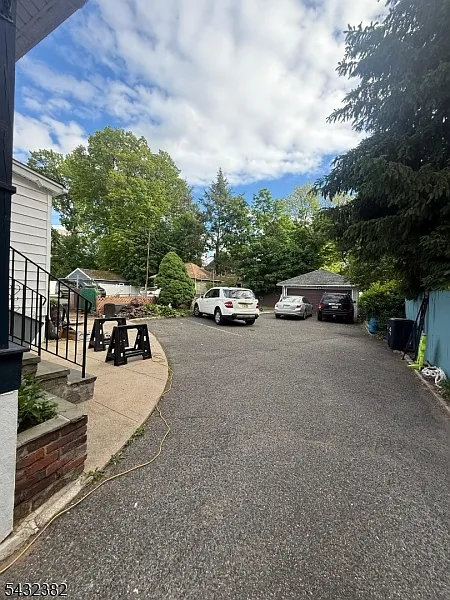 Building Photo - 558 Argyle Ave #2