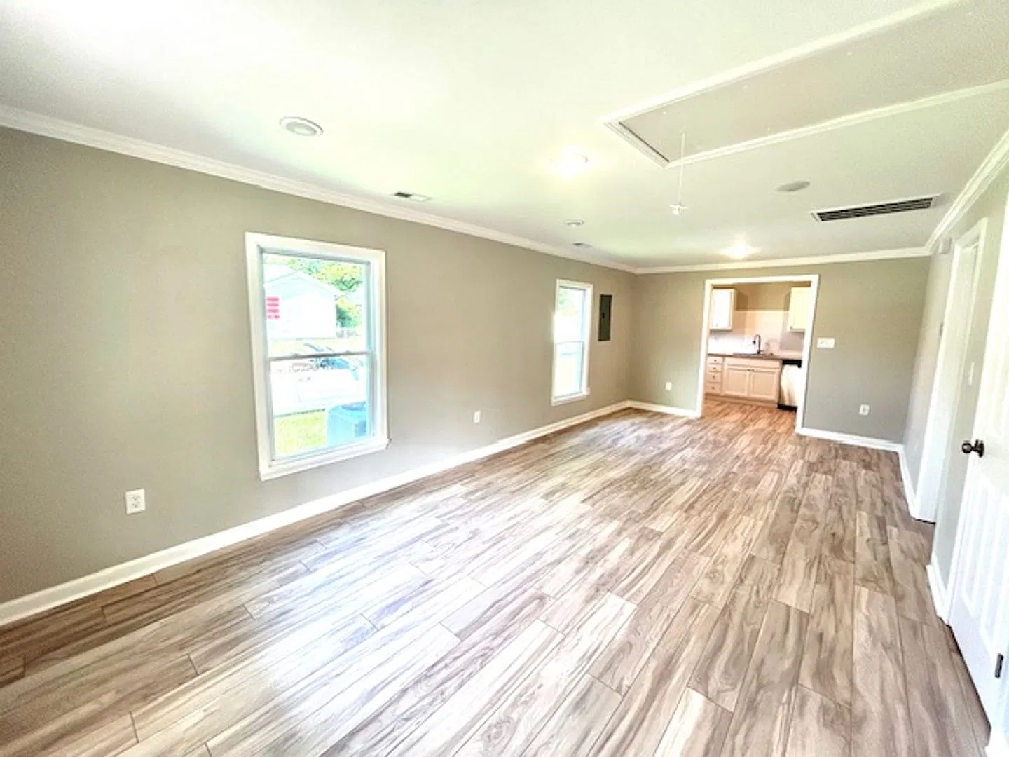 Charming 2 Bedroom Home in North Huntsville Fully Renovated! — Photo 4