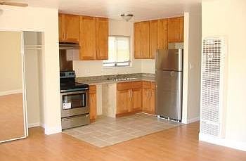 2nd image of 518 Lincoln Rd E APT D