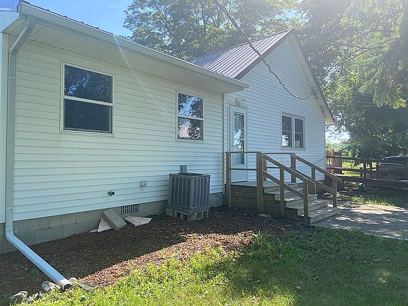 4th image of 11330 Greensburg Pike