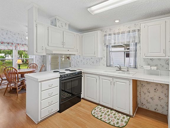 3rd image of 3151 NW 44th Ave #84