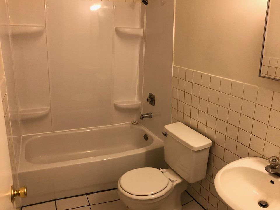 1st image of 820 Perry Dr #1A