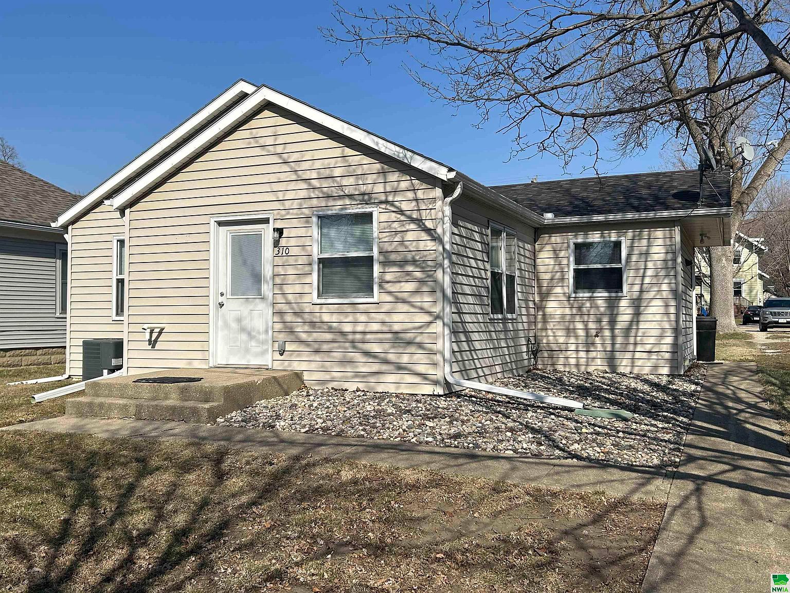 310 N Main St, Holstein, IA 51025 Zillow