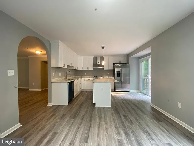 1931 Barrington Ct — Photo 7