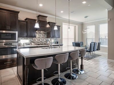 7488 Reverchon Dr, Irving, TX, 75063
