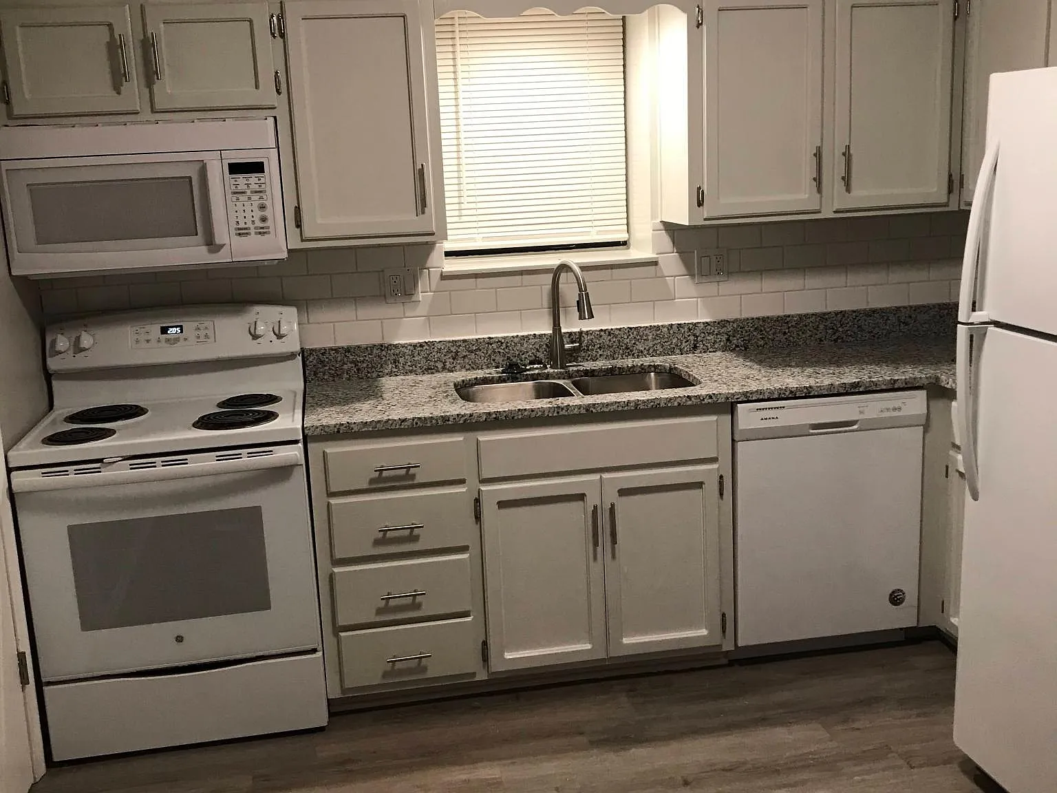 800 NE Ball Dr — Photo 4