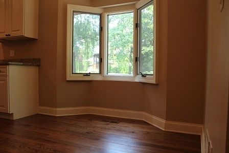 5th image of 909 Abbotsford Ln