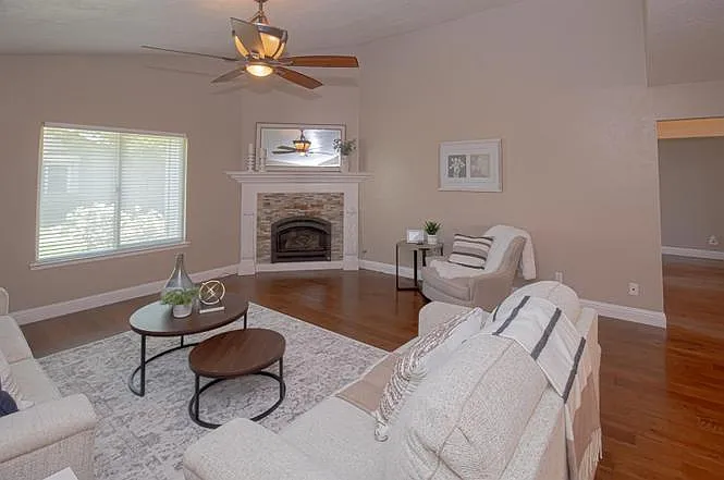 1808 Cougar Ln #1 — Photo 4