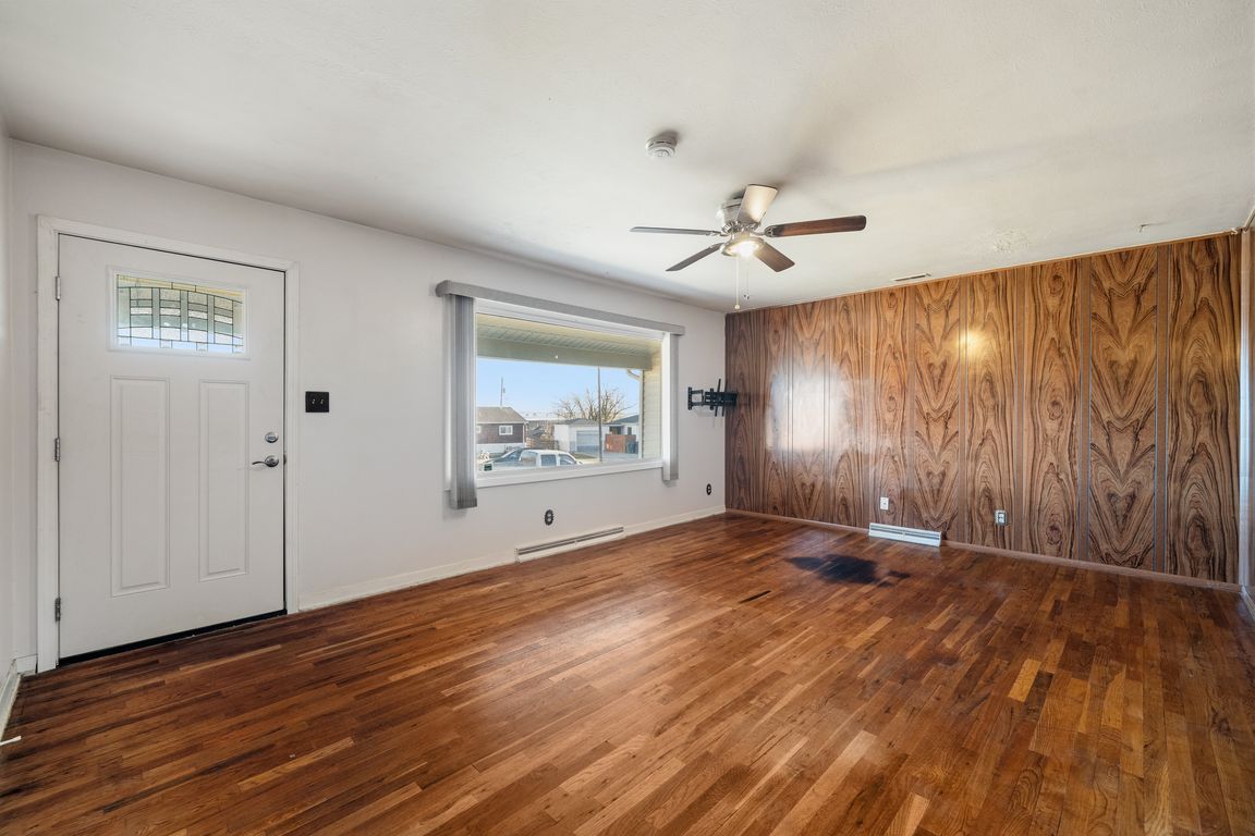 next background image