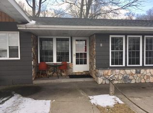 9586 E Colby Rd, Crystal, MI 48818