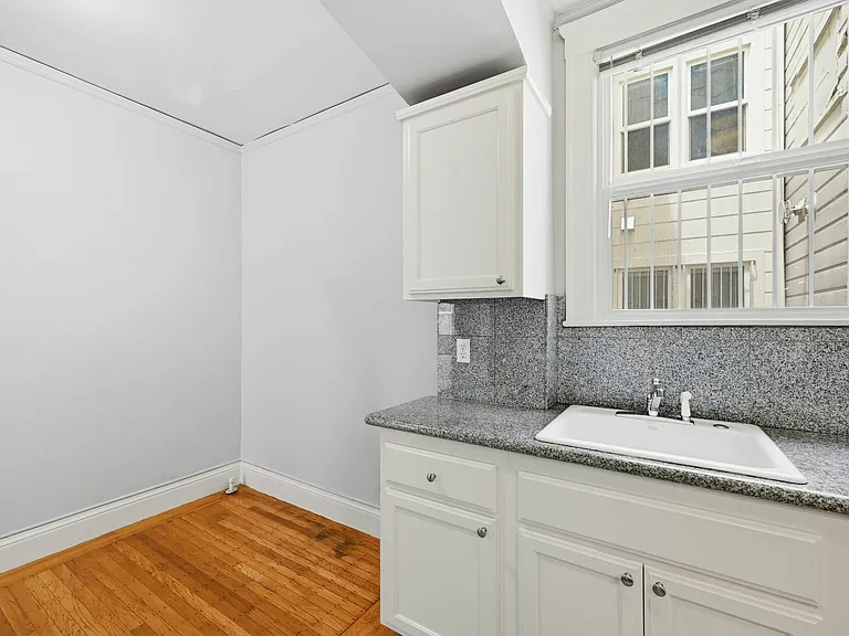 1550 Hayes St #1 — Photo 6