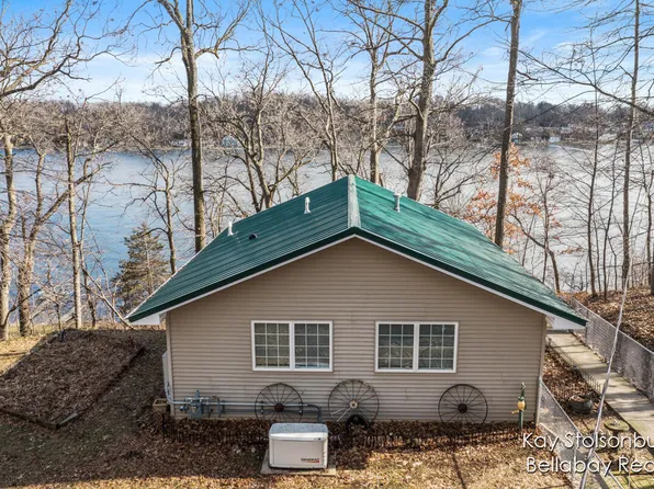 1194 Laurabelle Dr, Battle Creek, MI 49017