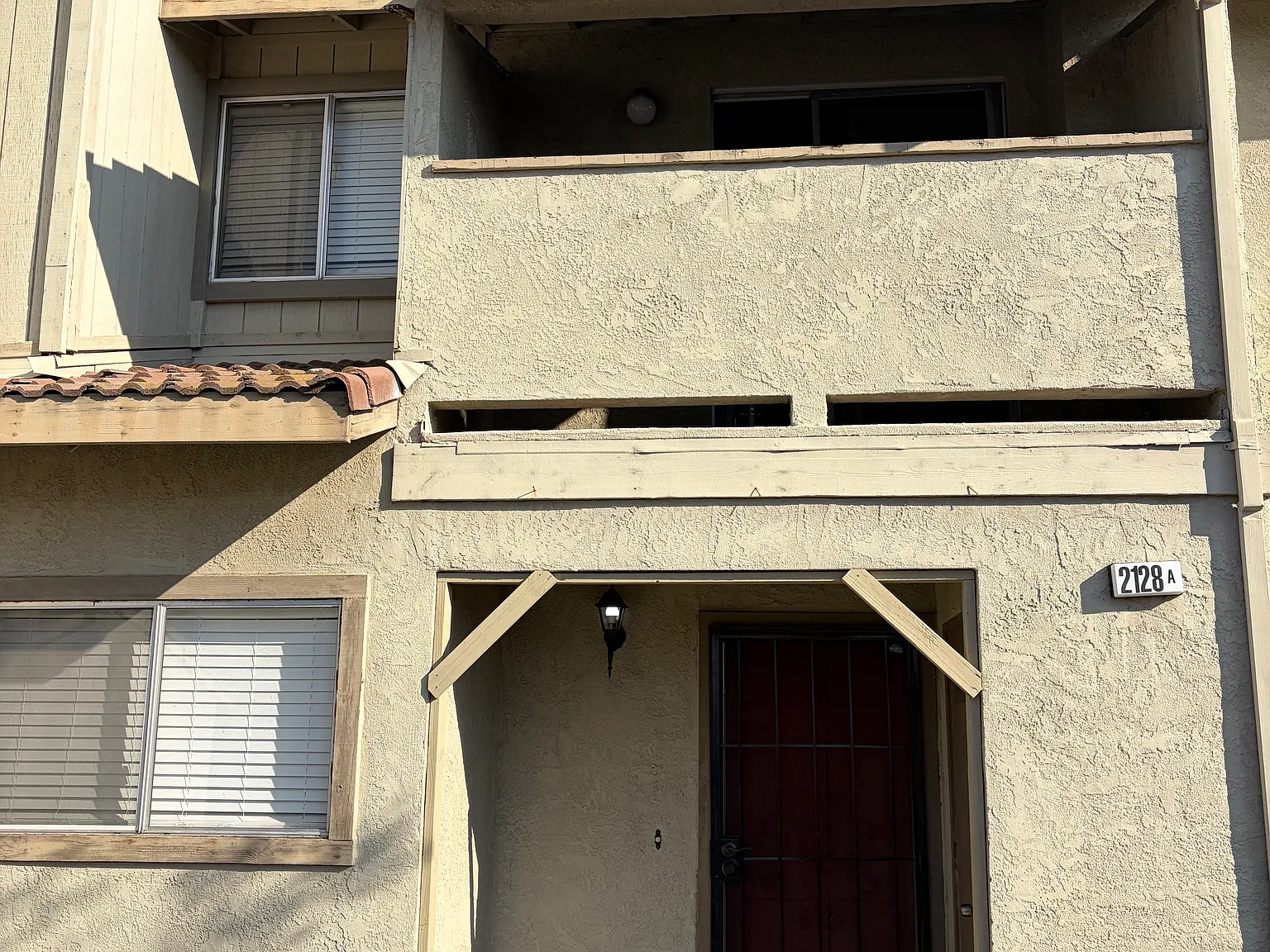 2128 Mount Vernon Dr — Photo 1