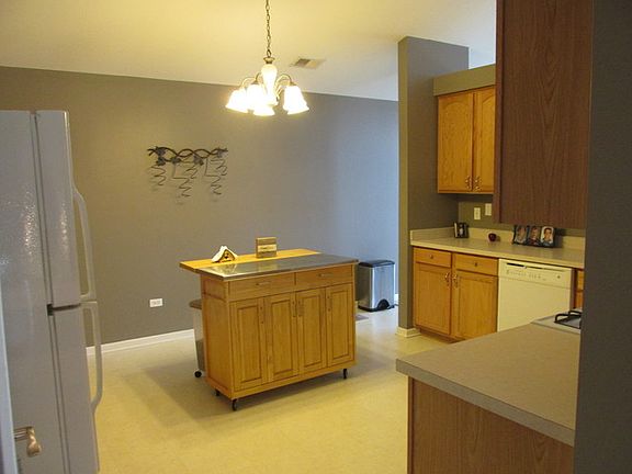 5th image of 5223 Glenbrook Trl #212
