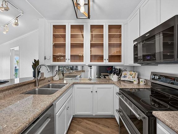5th image of 3101 Peninsula Rd APT 121