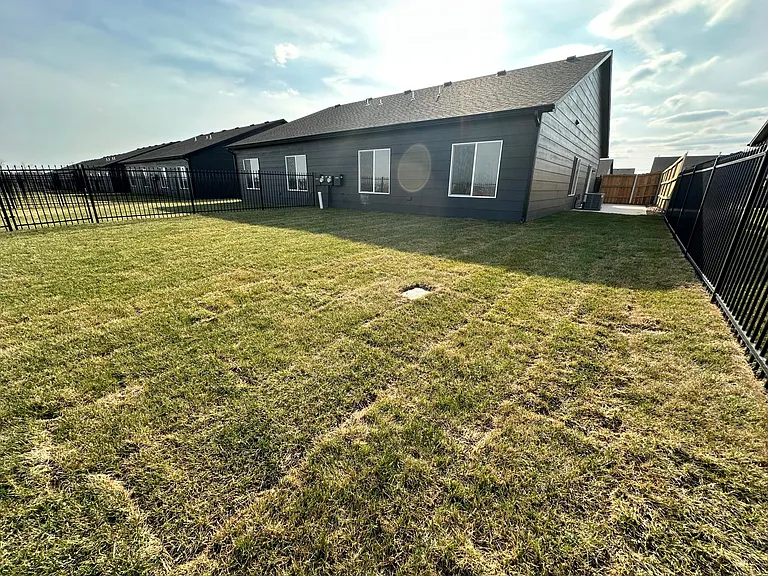 13407 W Haskell Ct — Photo 25