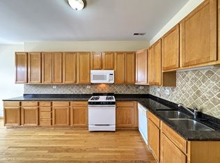 2136 W Chicago Ave #A06, Chicago, IL 60622
