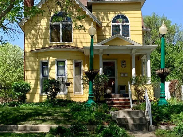 67 4th Ave NW, Watertown, SD 57201
