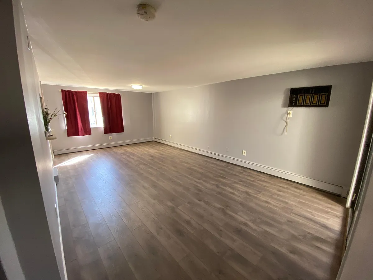 Building Photo - 16 Adams Ct #16