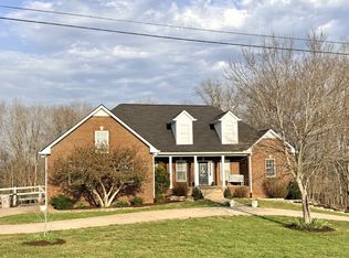 2060 Hickory Dr, Springfield, TN 37172