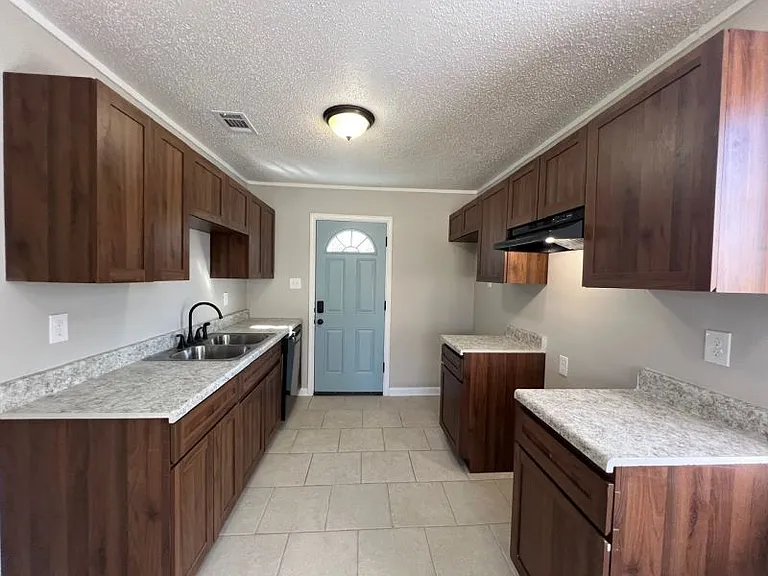 1267 Canfield Ave — Photo 5