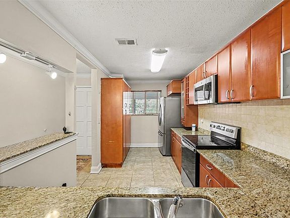 5th image of 6334 NEWTOWN CIRCLE #34B3