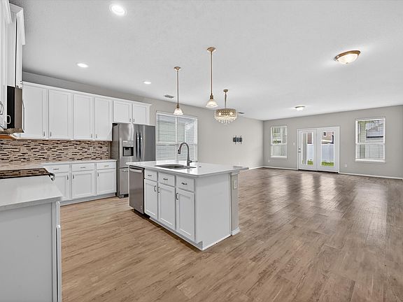3rd image of 1629 Hinckley Ave